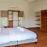 Danisam Estate 4Br Sunset Beach Front & Pool