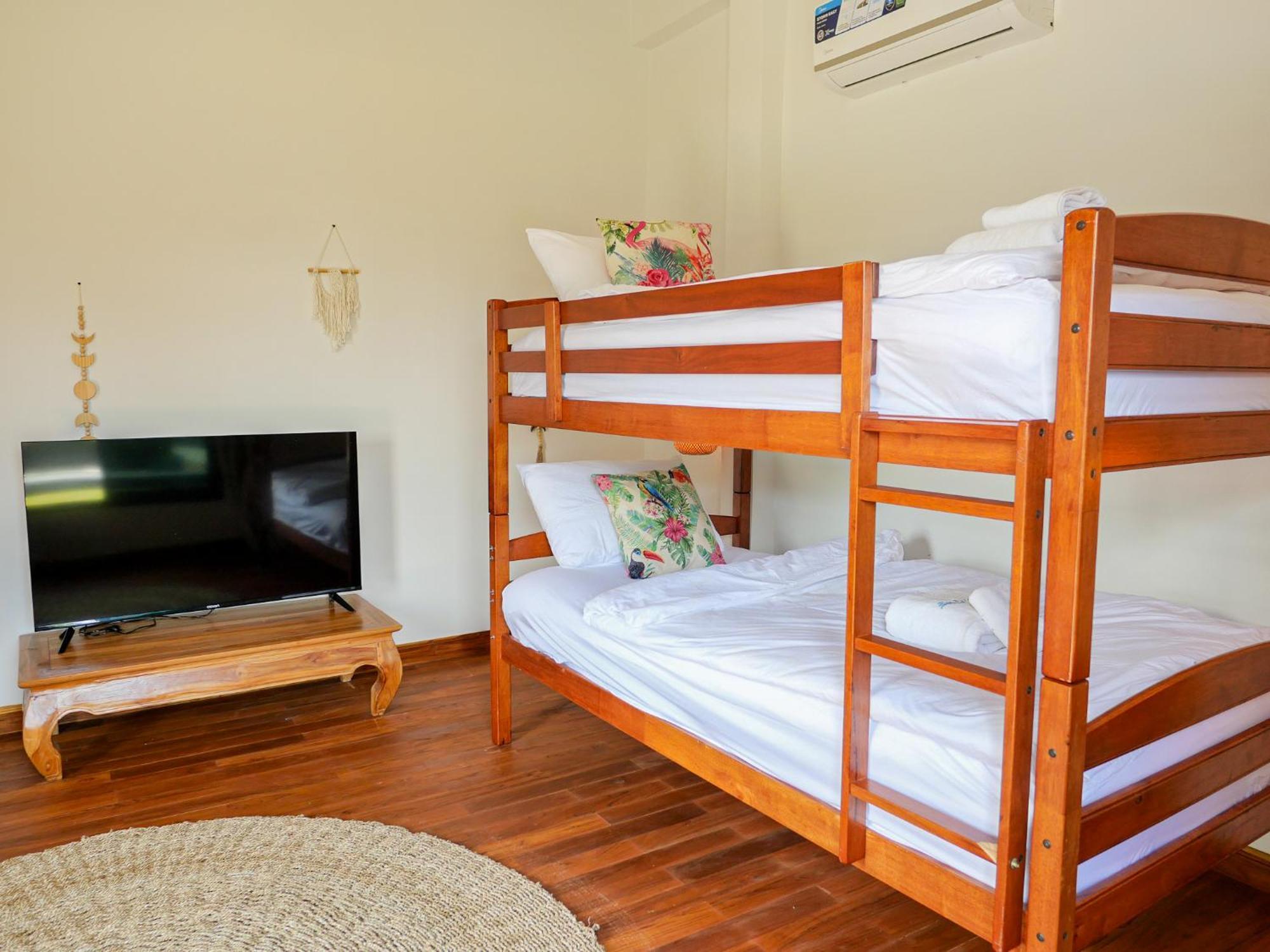 Villa Danisam Estate 4br Sunset Front & Pool *